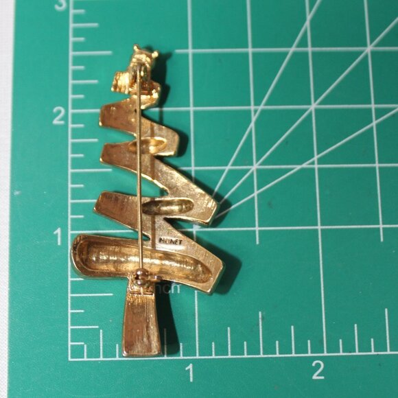 Vintage Signed MONET Goldtone Clear Rhinestones CHRISTMAS TREE Shape Pin Brooch - Picture 5 of 7